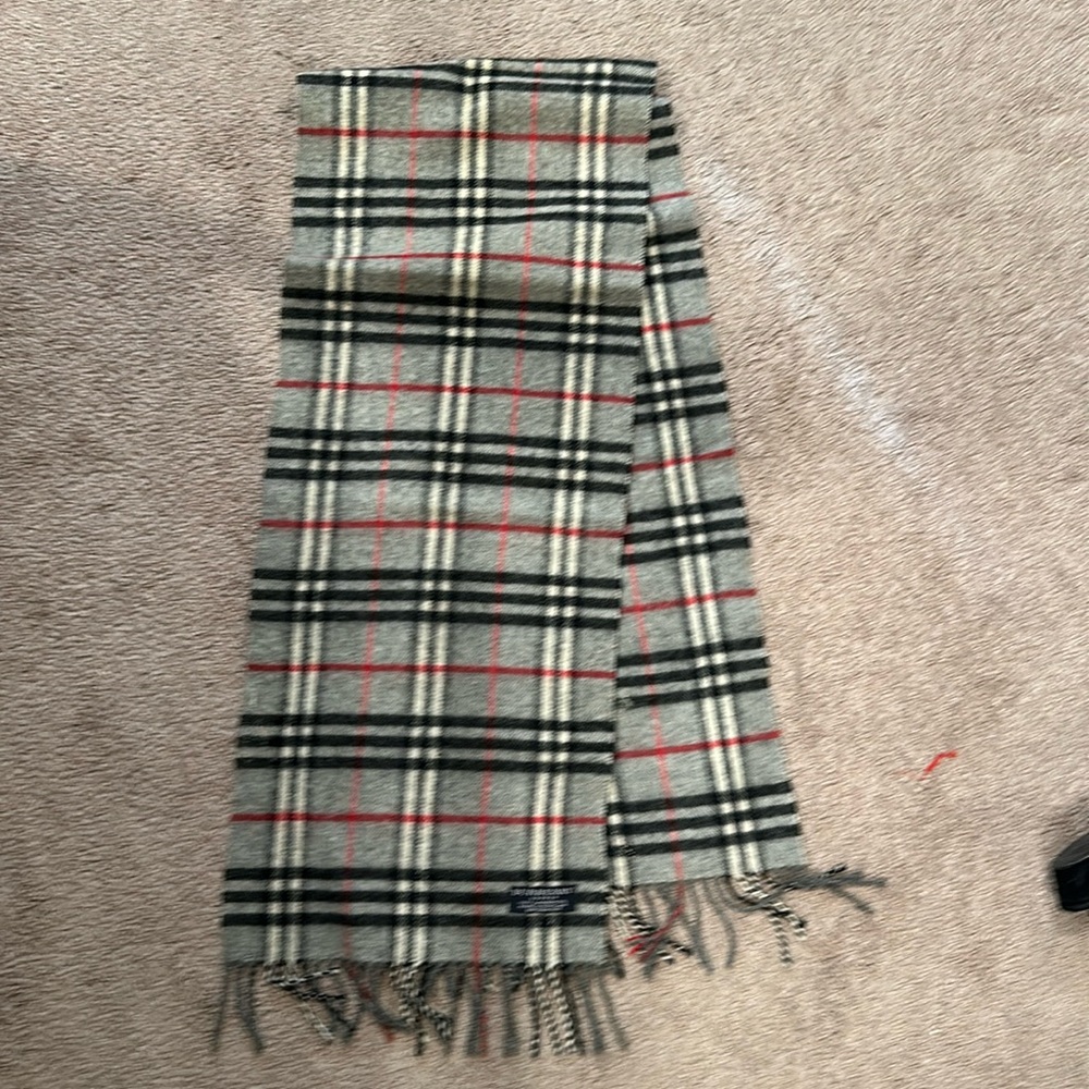 Men’s Burberry Vintage Scarf grey, black white and red checker